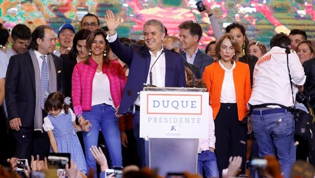 Presidential candidate Ivan Duque Márquez waves to supporters upon winning the presidential election in Bogota, Colombia, June 17, 2018. (Photo: Reuters)