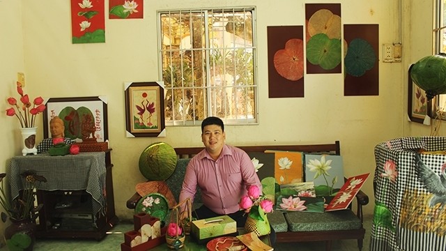 Ngo Chi Cong and his products made from preserved lotus flowers and leaves