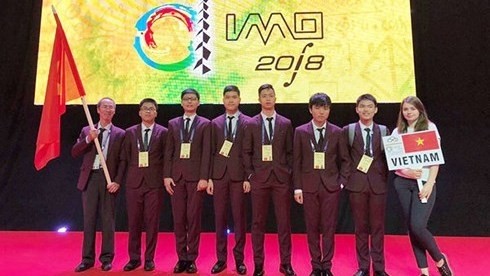 Vietnamese students win six medals at International Math Olympiad