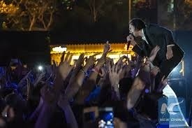 Australian legendary singer Nick Cave performs on the stage in central Istanbul, Turkey, on July 10, 2018. (Photo: Istanbul Foundation for Culture and Arts via Xinhua)