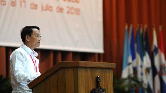 CPV Central Committee member Nguyen Duc Loi speaks at the 24th Sao Paulo Forum in Havana, Cuba. (Photo: Prensa Latina)