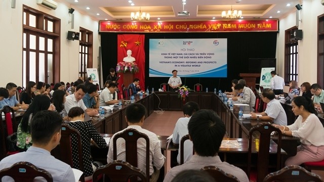 The "Vietnam's Economy: Reforms and Prospects in a Volatile World" seminar, held in Hanoi on July 20, provides updates on Vietnam’s macroeconomic outlook for the second half of 2018. (Photo: NDO/Trung Hung)