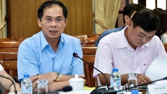 Permanent Deputy Minister of Foreign Affairs Bui Thanh Son (L) (Source: VNA)