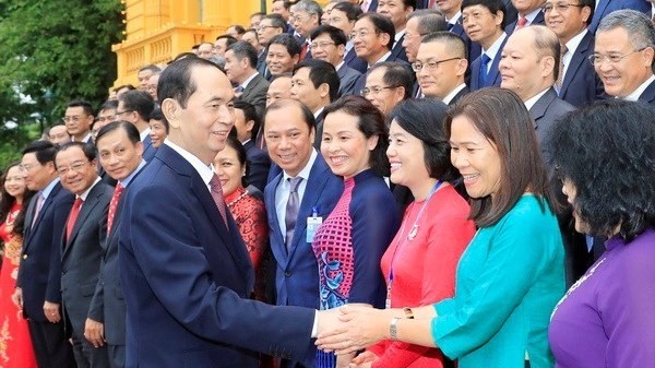President Tran Dai Quang meets with Vietnamese ambassadors and chief representatives abroad in Hanoi on August 14. (Photo: VNA)