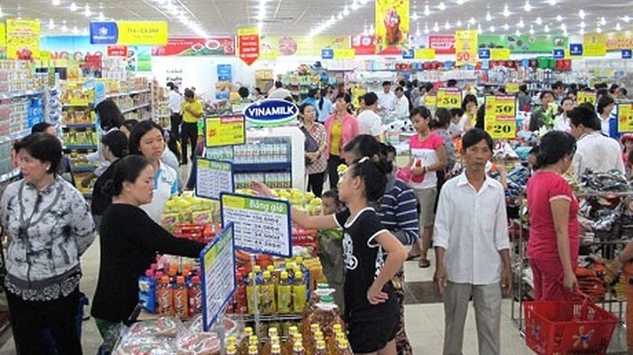 Discounted products on sale at the Hanoi Sales Promotion Month 2017 (Photo: hanoimoi.com.vn)