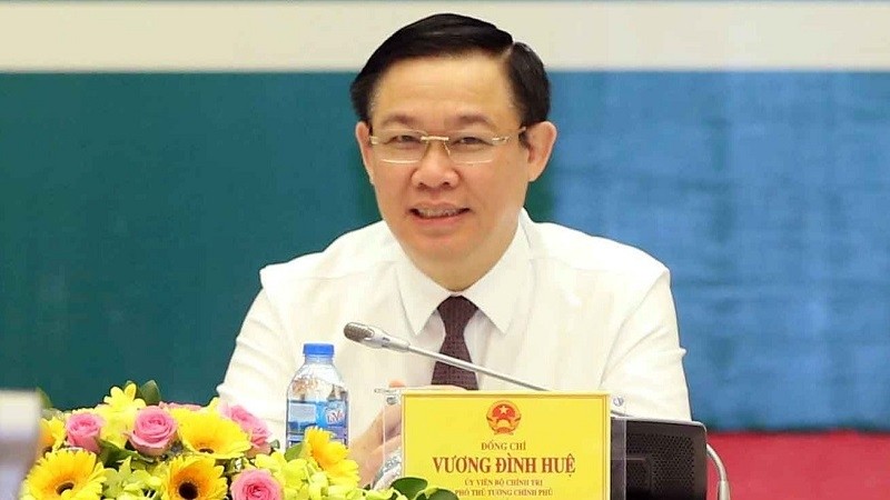 Deputy PM Vuong Dinh Hue at the conference (Image: VGP)