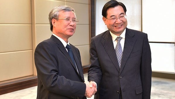 Politburo member Tran Quoc Vuong and Shaanxi Secretary Hu Heping (Image: VOV)