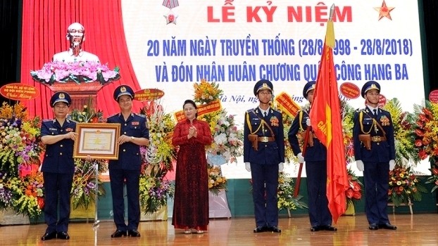 Vietnam Coast Guard honoured with Military Exploit Order at a ceremony held on August 28 in Hanoi in the presence of NA Chairwoman Nguyen Thi Kim Ngan (Photo: NDO)