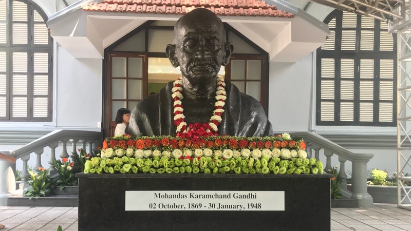 Mahatma Gandhi's statue unveiled in Hanoi (Photo: NDO)