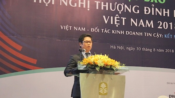  VCCI Chairman Vu Tien Loc speaking at the press conference (Photo: doanhnghiepdautu.net)