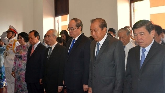 The delegation from the Ho Chi Minh City authorities pay tribute to late President Ho Chi Minh at the Ho Chi Minh Museum – the city branch, on the occasion of the 73rd National Day (September 2), Ho Chi Minh City, September 1. (Photo: NDO)