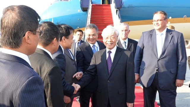 Party General Secretary Nguyen Phu Trong and his entourage arrived at Ferenc Lizt International Airport in Budapest on September 8. (Photo: NDO/Bac Van)