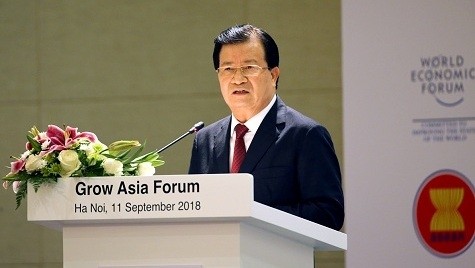 Deputy Prime Minister Trinh Dinh Dung speaking at the forum (Photo: VGP)