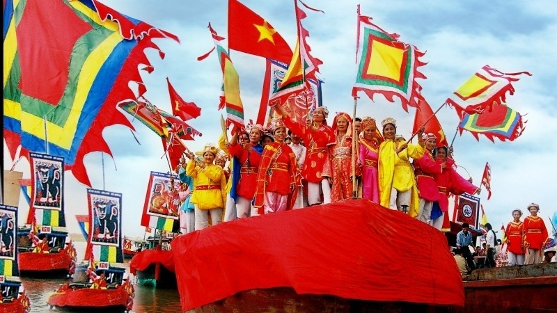One of the highlights of the Con Son – Kiep Bac Autumn Festival is the boat race on Luc Dau river (Photo: VGP)