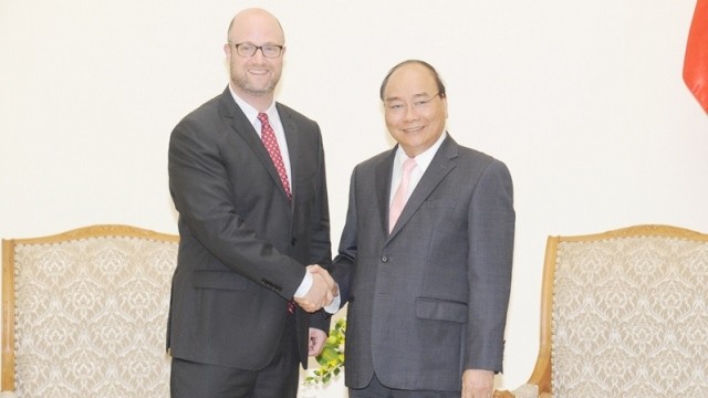 Prime Minister Nguyen Xuan Phuc receives Executive Director of the American Chamber of Commerce in Vietnam, Adam Sitkoff, in Hanoi on September 10. (Photo: NDO/Tran Hai)