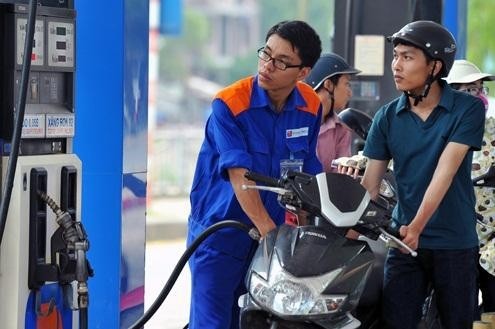 Petrol prices jump to VND23,650 per litre