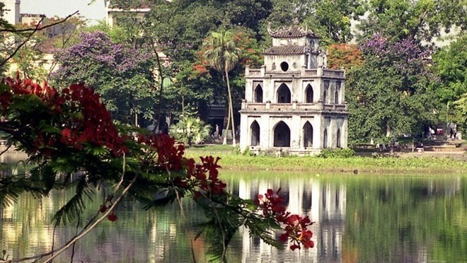 Hoan Kiem Lake in Hanoi (Photo: VNA)