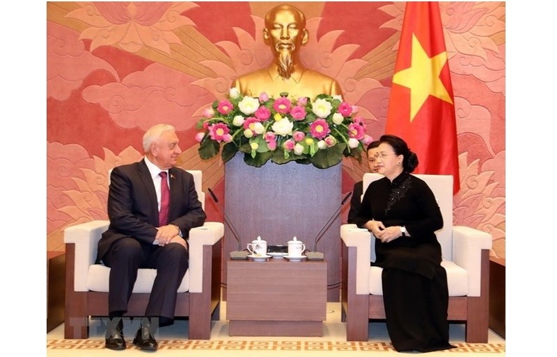 National Assembly (NA) Chairwoman Nguyen Thi Kim Ngan (R) receives Chairman of the Council of the Republic of Belarus Mikhail Myasnikovich (Photo: VNA)
