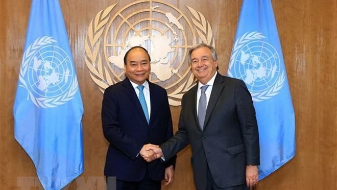 Prime Minister Nguyen Xuan Phuc (L)meets UN Secretary-General Antonio Guterres (Source: VNA)