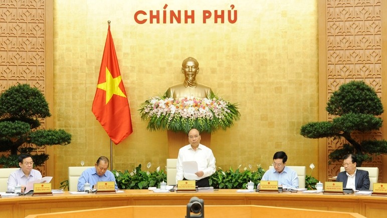 PM Nguyen Xuan Phuc speaking at the government meeting. (Photo: TRAN HAI/NDO)