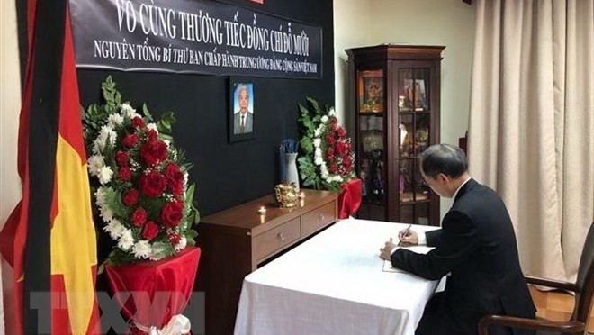 Respects were paid to former General Secretary Do Muoi at the Vietnamese Embassy in Chile. (Photo: VNA)