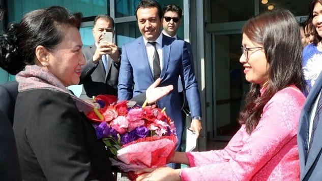 NA Chairwoman Nguyen Thi Kim Ngan welcomed at the Ataturk International Airport in Istanbul (Photo: VNA)