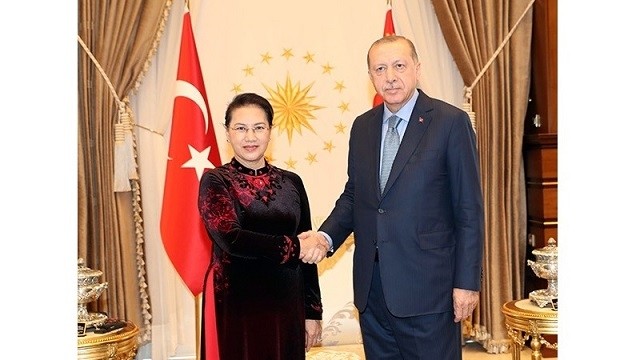 NA Chairwoman Nguyen Thi Kim Ngan meets with Turkish President Recep Tayyip Erdogan in Ankara on October 11. (Photo: VNA) 
