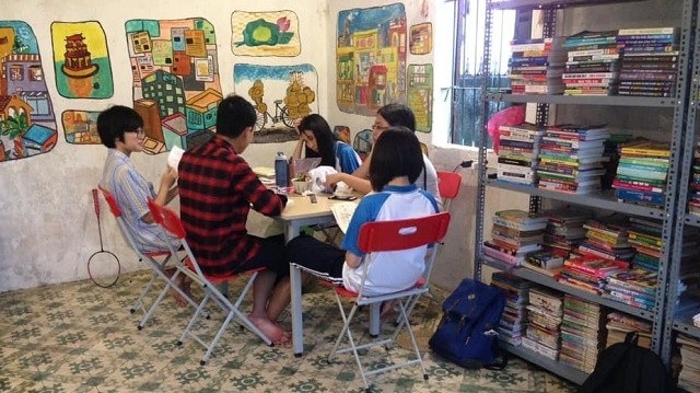 A corner at Hoang Quy Binh’s ‘triple-zero” library (Photo: D Free Book)
