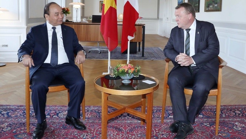 Prime Minister Nguyen Xuan Phuc and his Danish counterpart Lars Lokke Rasmussen (Photo: VGP)