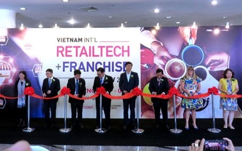 Ribbon cutting event opening the Vietnam International Retailtech & Franchise Show and Coffee Expo Vietnam 2018 (Photo: congthuong.vn)