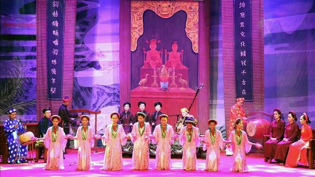 A performance of a ca tru team from Ha Tinh province (Photo: VNA)