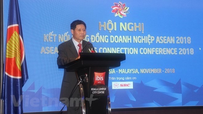 Vietnamese Ambassador to Malaysia, Le Quy Quynh, speaks at the conference. (Photo: VNA)