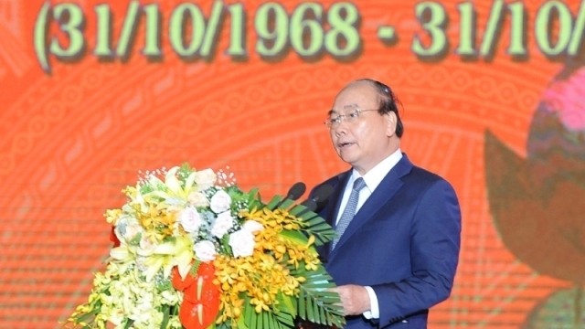 Prime Minister Nguyen Xuan Phuc addresses the ceremony marking the 50th anniversary of Truong Bon Victory in Nghe An province, November 1. (Photo: NDO/Tran Hai)
