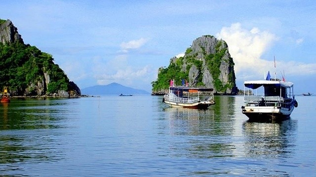 Hai Tac archipelago is dubbed as the “Ha Long of the southern region”, thanks to its pristine natural beauty and fresh and cool atmosphere.  