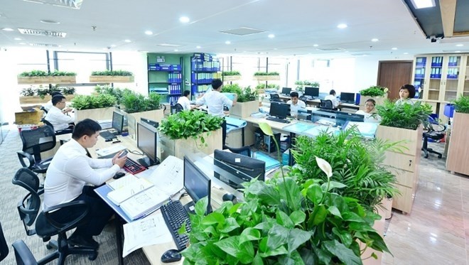 The initiative aims to mainstream low-carbon sustainable lifestyles and behaviour amongst offices workers. (Photo: baoxaydung.com.vn)