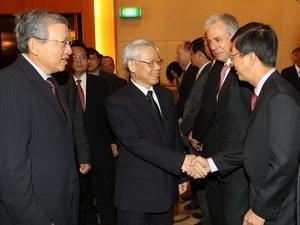 Party General Secretary Nguyen Phu Trong and Singaporean businesses
