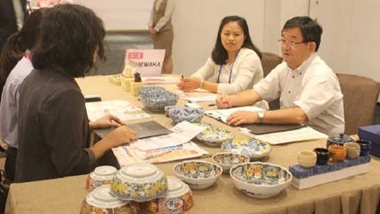 Japanese firms introduce their consumer goods to Vietnamese distributors (Photo: VNA)