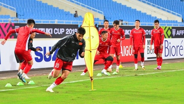 Vietnamese players during their last training session at My Dinh Stadium in Hanoi on December 14, preparing for the AFF Cup 2018 final second leg with Malaysia late Saturday evening. (Photo: VOV)