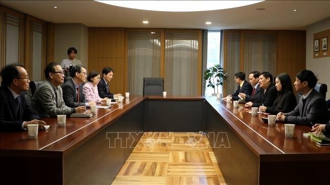The Vietnamese delegation at the working session with the RoK’s Yonhap News Agency. (Photo: VNA)