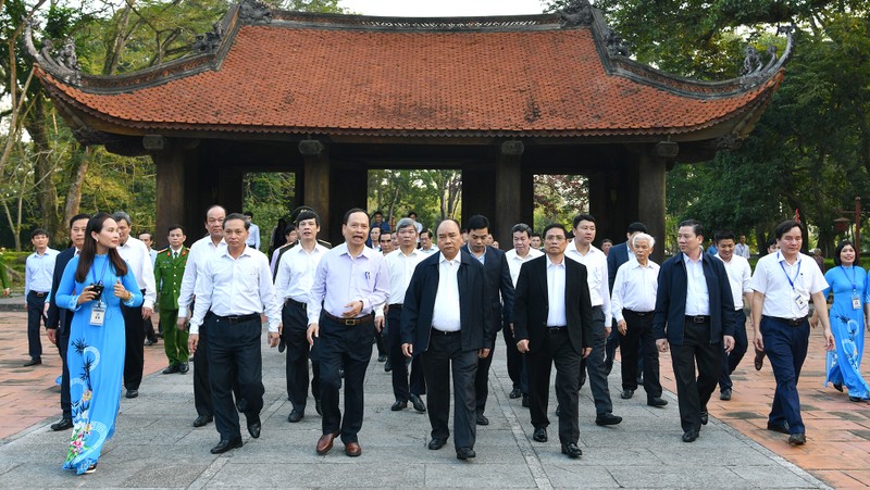 PM Nguyen Xuan Phuc at the Lam Kinh historical site (Photo: VGP)
