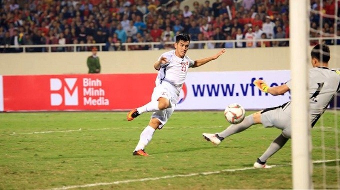 Tien Linh scores the solitary goal for Vietnam during the friendly match against the DPRK. (Photo: thethao247.vn)
