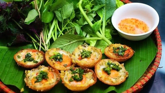 Banh Khot – A tasty crispy pancake in southern Vietnam