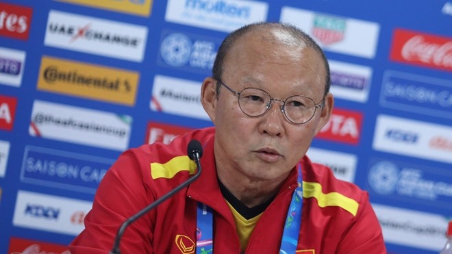 Vietnam coach Park Hang-seo speaks at the press conference on January 7. (Photo: Zing)