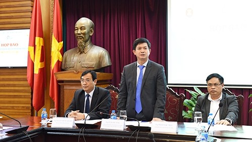 Deputy Minister of Culture, Sports and Tourism Le Quang Tung (centre) addressing the press conference (Photo: vietnamtourism.gov.vn)