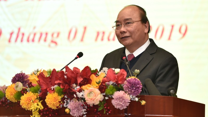 PM Nguyen Xuan Phuc speaking at the conference (photo: VNA)