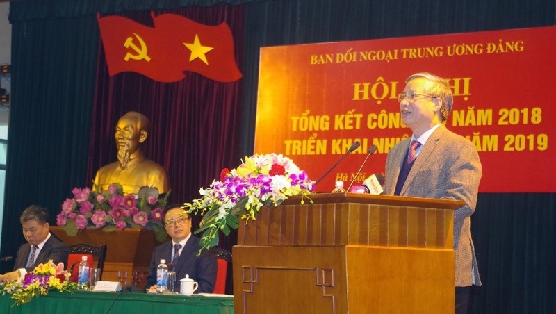 Permanent member of the Secretariat Tran Quoc Vuong speaking at the conference of the Central Commission for External Relations (Photo: VGP)