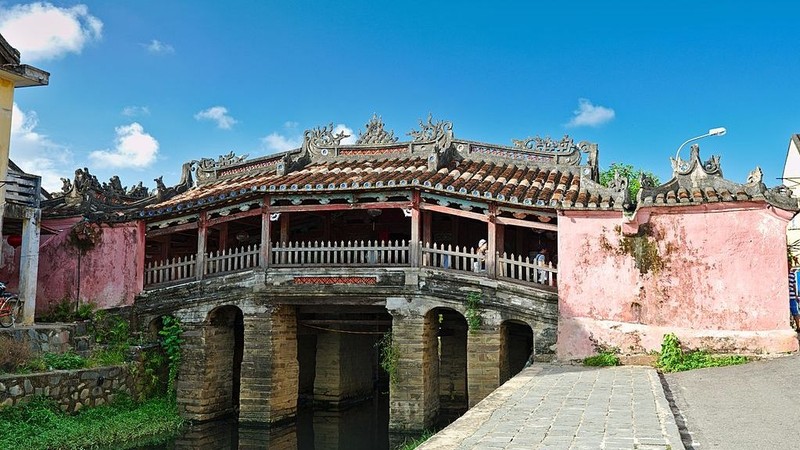 The Japanese covered bridge in Hoi An (Photo: Wikipedia)