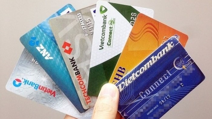 The switch to chip cards is expected to be completed by 2021.