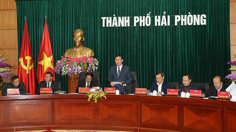 Deputy PM Vuong Dinh Hue at the working session with Hai Phong leaders. (Photo: VGP)