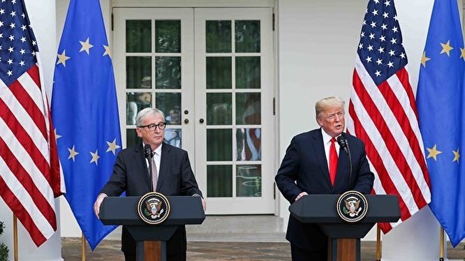 US President Donald Trump (right) and European Commission President Jean-Claude Juncker attend a joint press conference following their talks at the White House on July 25, 2018.